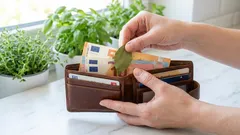 Bobkový list vo vašej peňaženke: staré babičkino tajomstvo, ktoré stále funguje