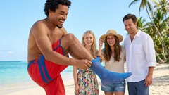 Prečo ľudia v tropických oblastiach plávajú v legínach: nebezpečenstvo v čistej vode