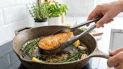 Prečo je dobré pred smažením ryby naliať do panvice citrónovú šťavu – a čo sa stane, ak to neurobíte