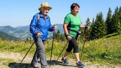 Problémy s chôdzou: Ako môže chôdza po 50. roku života poškodiť zdravie