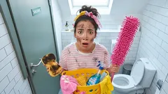 Prečo by ste nemali mať v kúpeľni rohož, mop ani odkladaciu policu: rady odborníkov