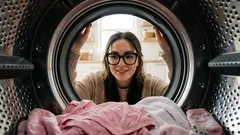 „Zlatá hodinka“ pre vašu práčku: Prečo by ste mali medzi cyklami urobiť prestávku