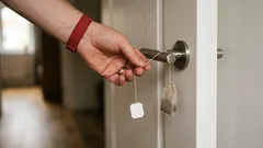 Zavesila som vrecúško s čajom na dvere – moja kamarátka sa tomu zasmiala a teraz to robí tiež: jednoduchý trik